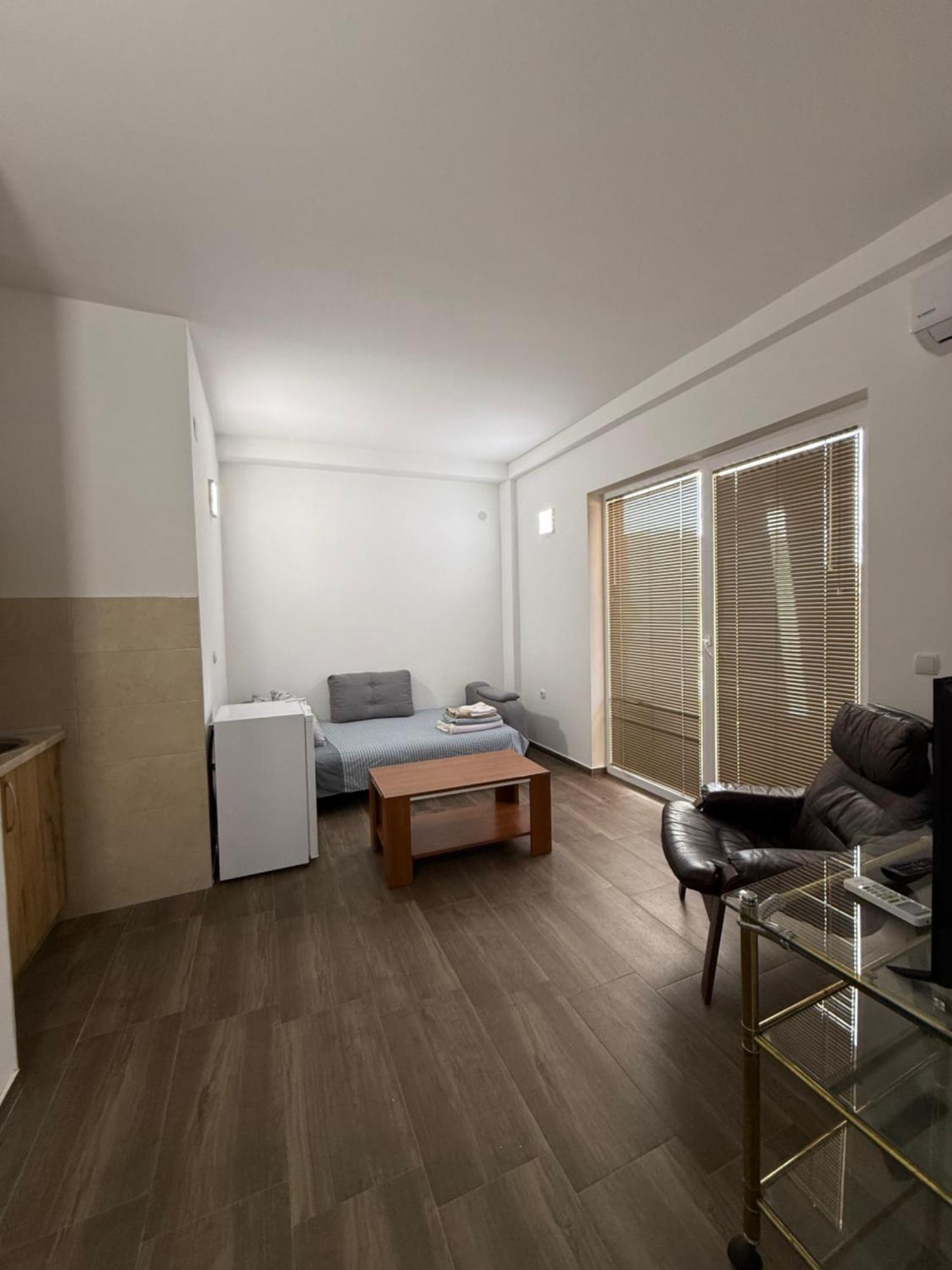 Restaurant & Apartments Lipa Pestani Bagian luar foto